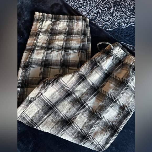 GAP Other - GAP Black and Cream Plaid pajama Pants